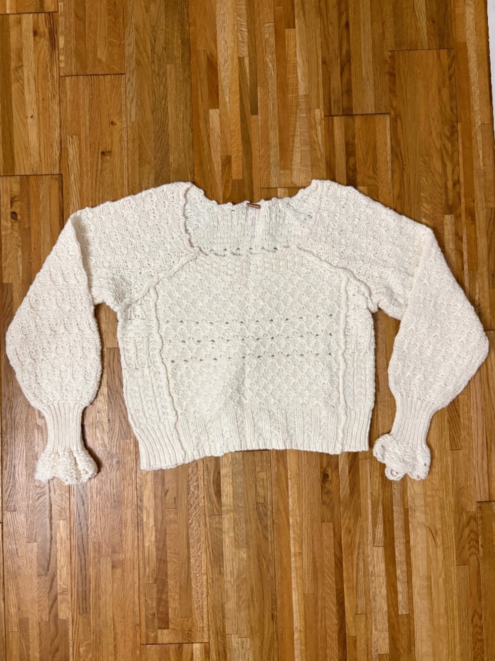 Free People Chunky Knit Cropped Sweater Size M